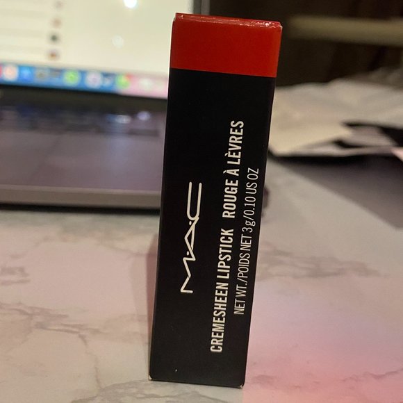MAC Creme Sheen Lipstick - Dozen Carnations - Picture 5 of 6